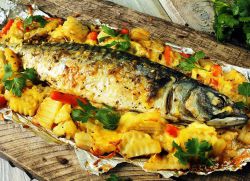 ribe v pečici v foliji s krompirjem