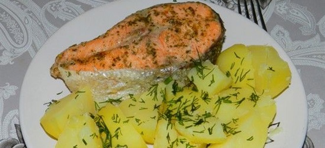 Ribe s krompirjem v rokavu v peči