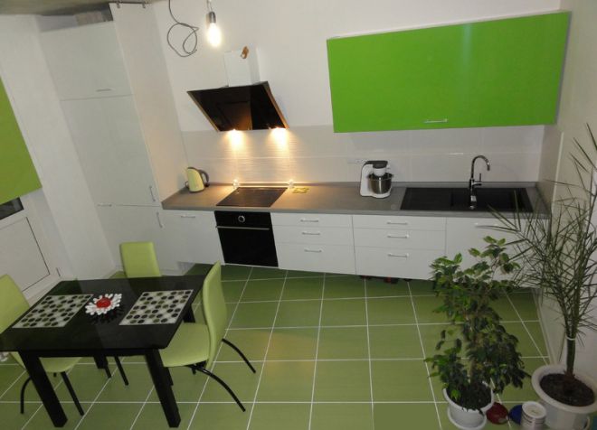 кухня зеленый пол