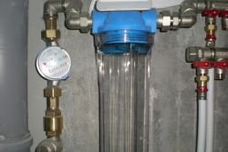 Průtokový filtr pro úpravu vody