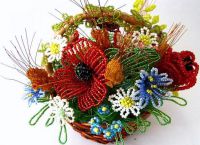 Цветя направени от мъниста от собствените си ръце 24