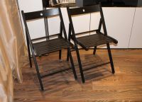 Składane krzesła z oparciem w kuchni7