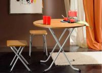 zložljivi stol za kuhinjo1