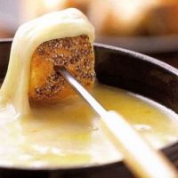serowe fondue w powolnej kuchence