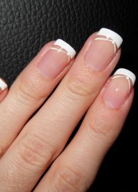 manicure francuski na krótkich paznokciach 1