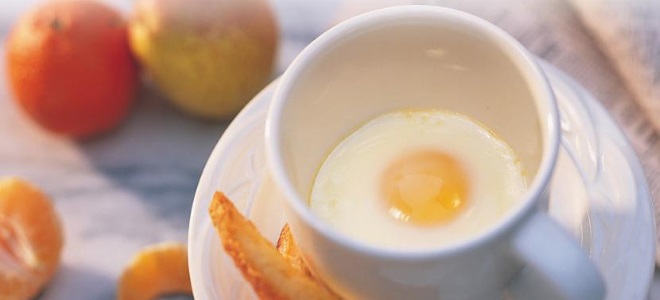 umešana jajca v mikrovalovni pečici