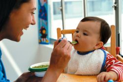 od którego miesiąca możesz karmić swoje dziecko i co
