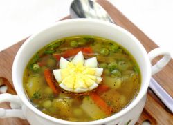 zeleninová polévka recept se zeleným hráškem