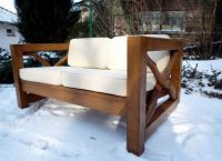 Dřevěný nábytek pro chatu1