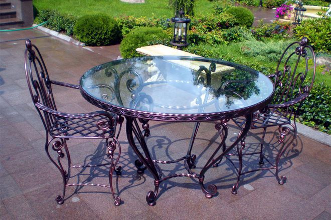 5 kované zahradní stůl