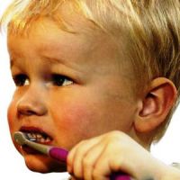 jak léčit zánět dásní