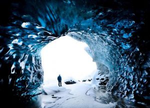 Ледяные пещеры ледника Ватнайекюдль