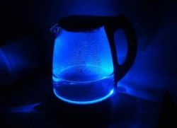 електрически стъклен чайник с осветление