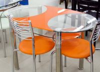 staklo ovalni kuhinjski stol5