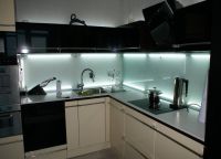 Стъклени панели за кухня5