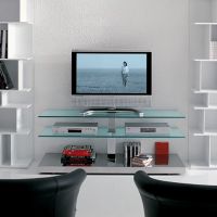 Stakleni TV stand7