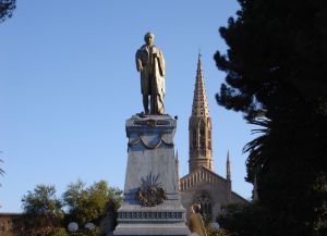 Памятник Годой-Крусу