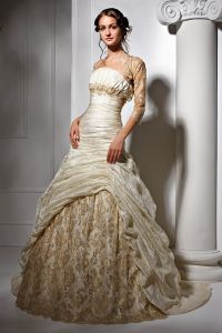 Zlaté svatební šaty 2