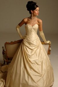 Zlaté svatební šaty 5