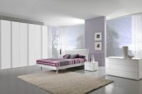 1. Siva boja u unutrašnjosti spavaće sobe