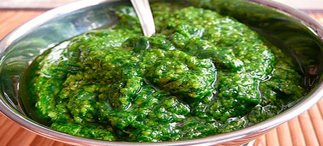 Adjika ze šípů zelené cibule