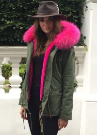 zielona kurtka z różowym futerkiem 12