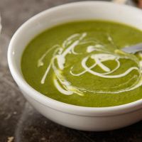 замразена зелена грахова супа