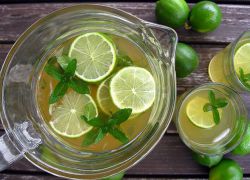 Обезщетения от лимонов зелен чай