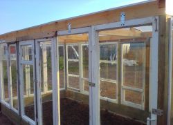 Изграждане на оранжерия от прозоречни рамки
