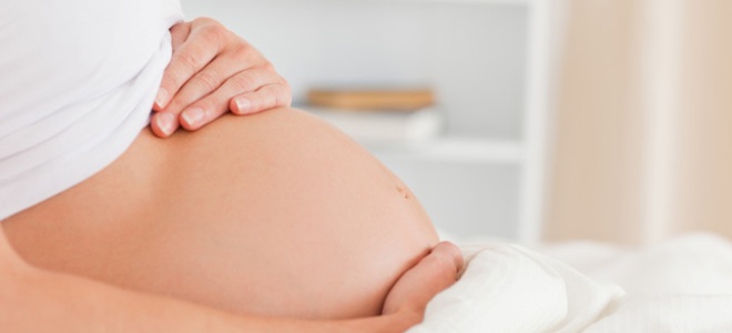 trebuh med nosečnostjo