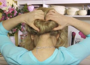 fryzura niska wiązka loków jak zrobić 8