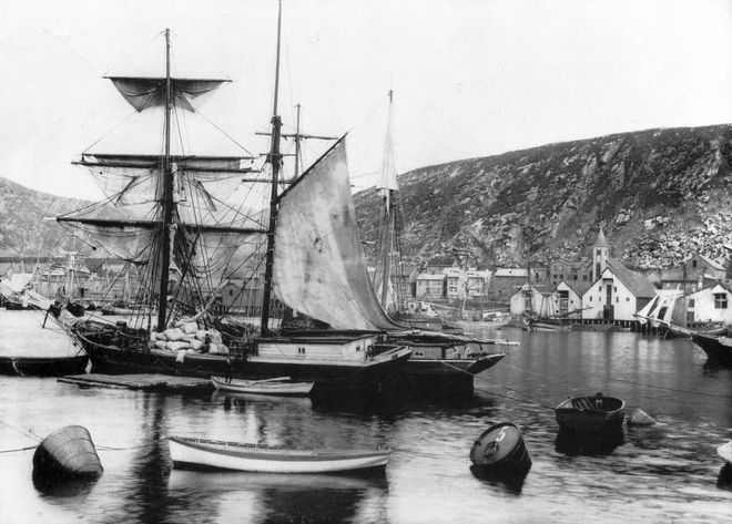 Поморские корабли у берега Хаммерфеста, 1900 год