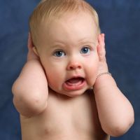 как да проверите слуха при новородените