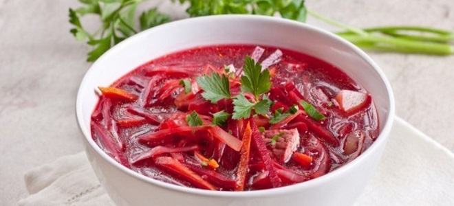 Гореща супа от цвекло със зеле - класическа рецепта