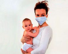 majka koja je skrbila uhvatila je hladnoću da ne bi zarazila dijete