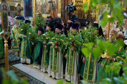 как се празнува троицата в Русия1
