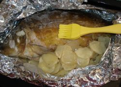как да се пекат риба риба в фолио