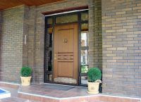 Kako izbrati vhodna vrata zasebne hiše8