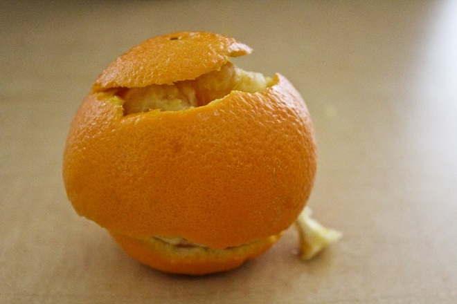 Как да почистите оранжево без нож 4