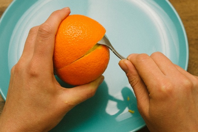 Как бързо и лесно да почиствате портокал 4