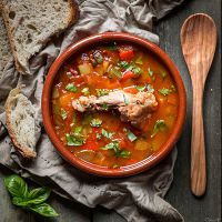 Как да направите средиземноморска пилешка супа