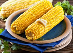 jak gotować kukurydzę na kolbie w wolnym naczyniu