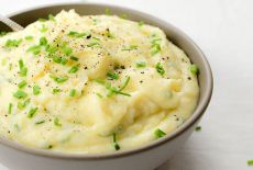 Jak vařit bramborovou kaší s mlékem a sýrem