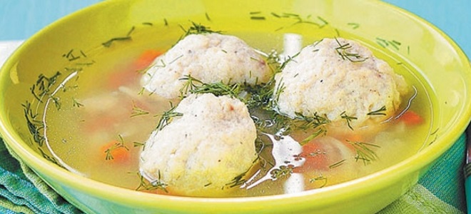 супа са рибљим лоптицама