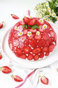 Jak krásně zdobit dort s jahodami doma 3