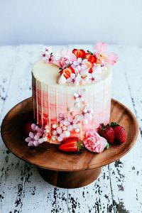 Как да красим украсяваме торта с ягоди у дома 4