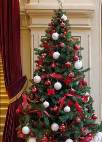 Како украсити божићно дрво11