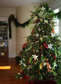 Jak zdobit vánoční strom3