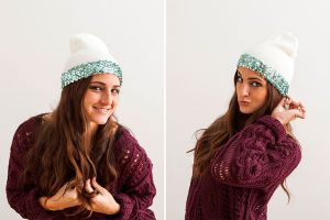 Как да украсим плетена шапка4