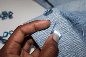 Како украсити фармерке 7
